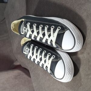 Converse Chuck Taylor All Star Classic Black Ox Low Lace Up Sneakers VG- US 8